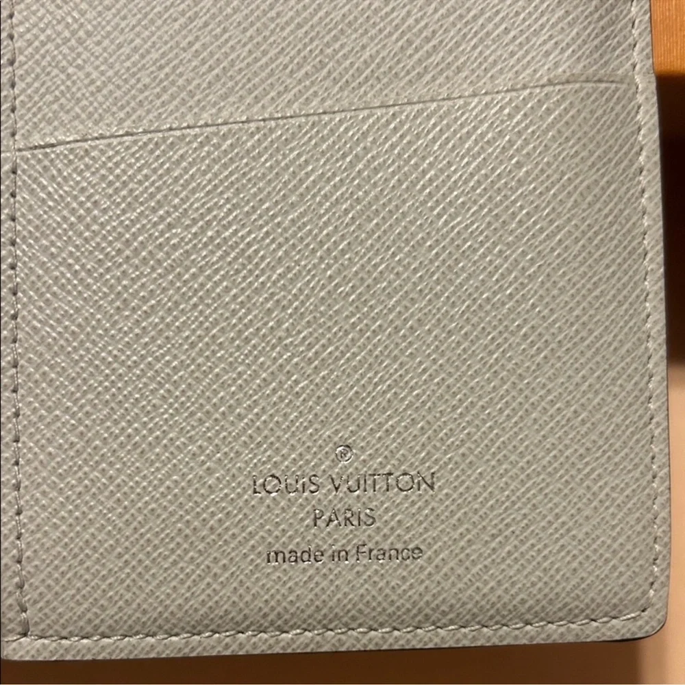 LV Taiga Rama Zipper Wallet-Excellent Condition